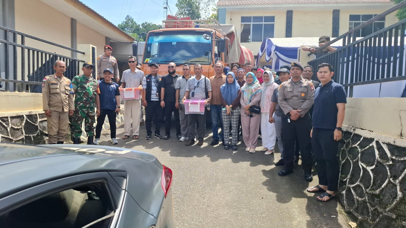 Polresta Barelang Kawal Pengiriman Kotak dan Surat Suara Pilkada 2024 dari PPK ke KPU Kota Batam